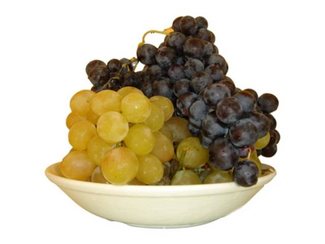 Можно ли хомякам виноград и виноградные косточки