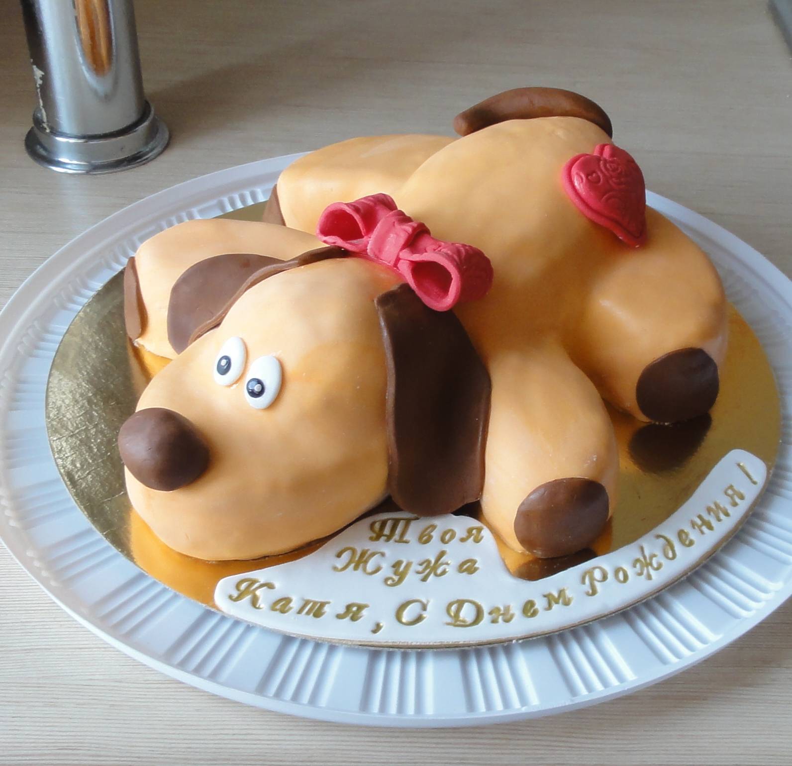 Какой торт испечь на грядущий год желтой собаки?